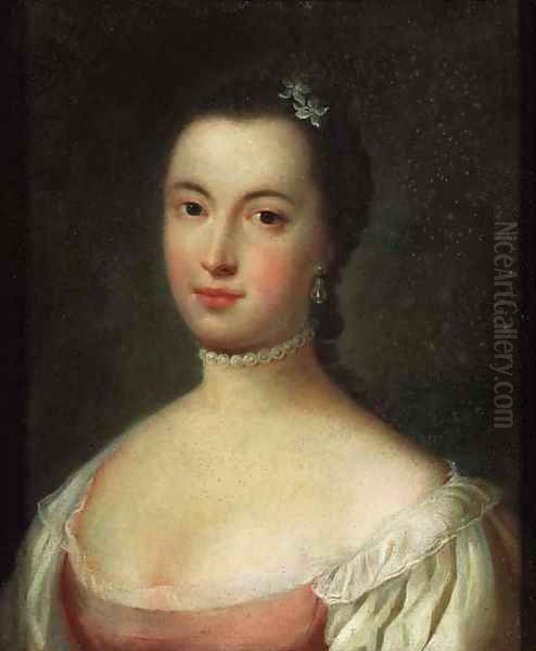 Portrait of a lady, bust length, slightly turned to the left, wearing a pearl necklace - view 1
