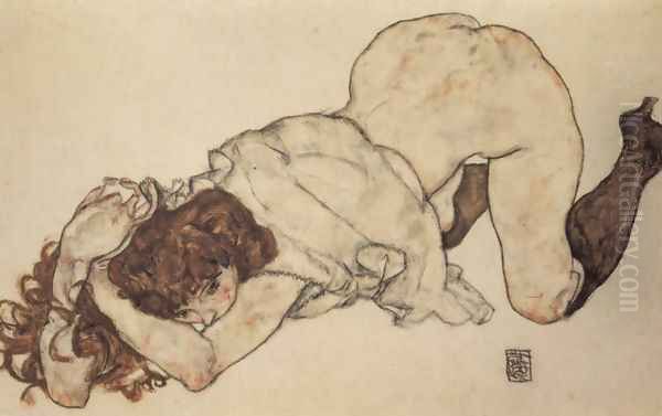 Kneeling girl, on both elbows supported - view 1