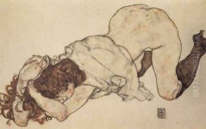 Kneeling girl, on both elbows supported