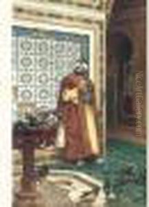Garde De Harem Observant Des Colombes Folatres Dans La Fontaine Du Patio