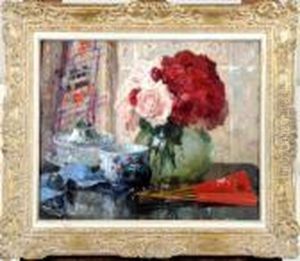Vase Garni De Roses