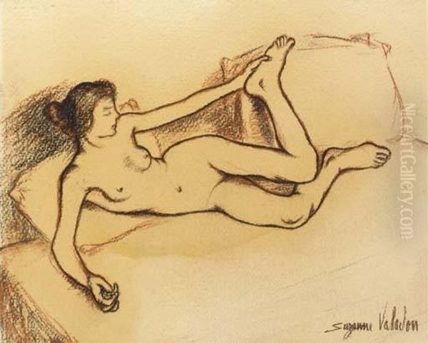 Femme Allongee Sur Un Lit - view 1