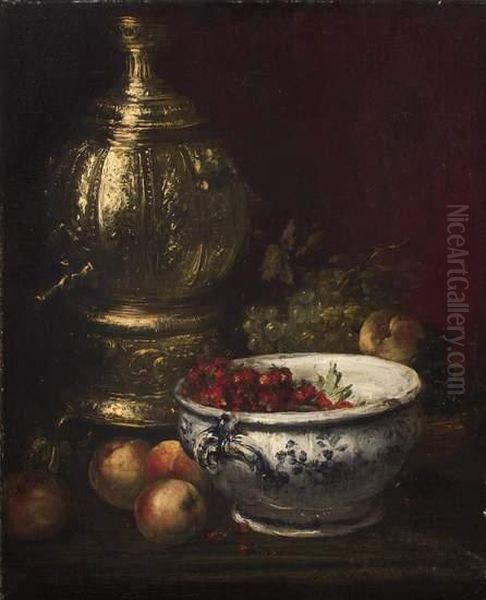 Natura Morta Di Frutta, Fragole
In Una Coppa Di Porcellana Ed Elaborato Vaso Metallico Su Di Un Piano - view 1