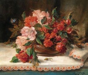 Rosenbouquet In Einer Kupferschale