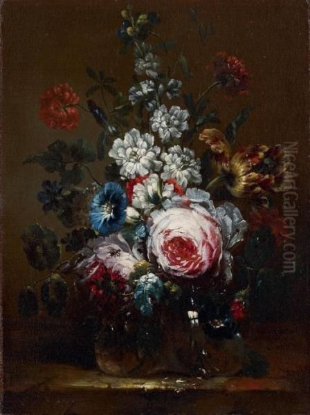 Rosen, Winde, Tulpe, Rittersporn Und Andere Blumen In Einer Glasvase - view 1