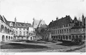 View of the Maternite Port-Royal, the cloister, 1905 by Herminie Waterneau