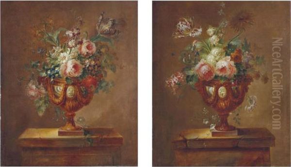 Deux Bouquets De Fleurs Dans Des Vases En Bronze Sur Des Entablements De Pierre - view 1