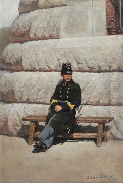 Soldat Se Reposant Sur Un Banc Devant La Caserne - view 1