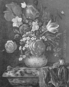 Blumenstraus In Fayencevase