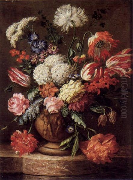 Blumenstraus Von Tulpen, Schneeballen, Rose, Pfingstrose Und Anderen Bluten, In Einer Figural Verzierten Tonvase - view 1