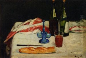 Bouteilles De Vin, Saliere Et Pain Sur Une Nappe Blanche