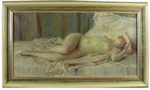Weiblicher Akt In Weisen Pumps Auf Dem Bett Liegend by Robert Auer