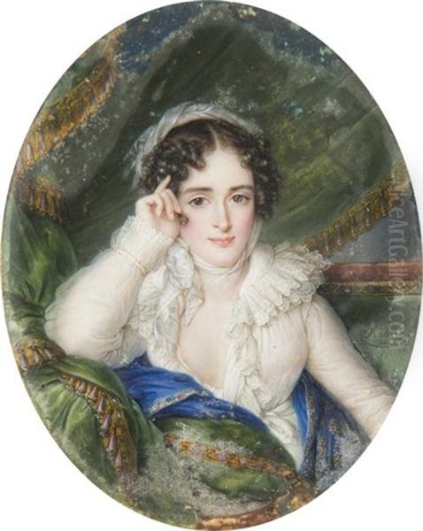 Jeune Femme Accoudee Dans Un Sofa Sur Fond De Rideau Vert A Franges Dorees, En Robe Blanche Tres Decolletee - view 1