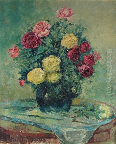 Gelbe Und Rote Rosen In Blauer Vase - view 1