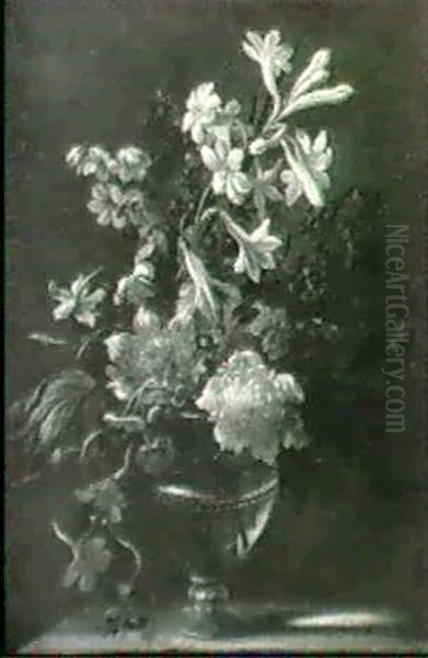 Bouquet De Fleurs Dans Un Vase En Verre Sur Un Entablement - view 1