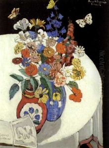 Vases De Fleurs Et Livre Sur Une Table