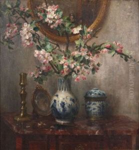 Nature Morte Aux Tiges Fleuries Dans Un Vase Chinois Sur Une Commode