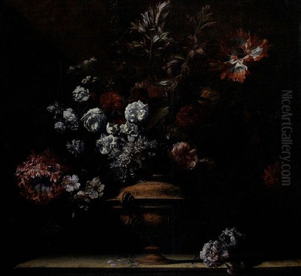 Bouquet De Fleurs Dans Un Vase Sur Un Entablement - view 1