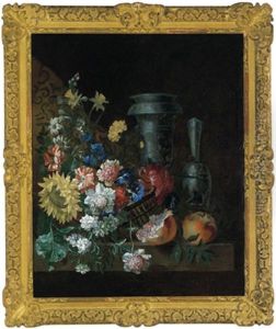 Ein Korb Mit Nelken, Winden, Pfingstrosen Und Einer Sonnenblume, Mit Zwei Blau-weisen Prunkgefasen Sowie Zwei Granatapfeln