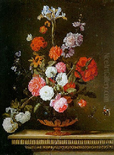 Bouquet De Fleurs Dans Un Vase Sur Un Entablement - view 1