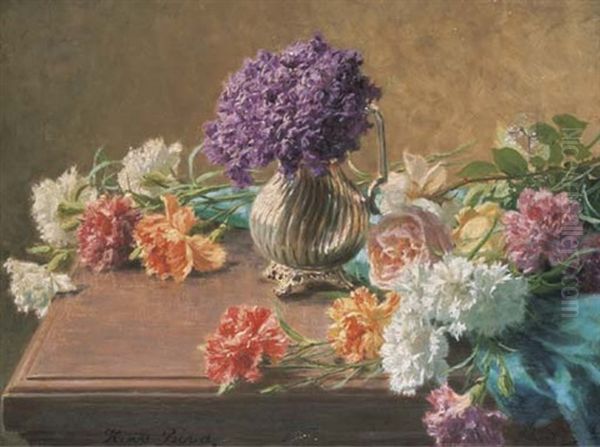 Bouquet De Violettes Avec Des Oillets Et Des Roses Poses Sur La Table - view 1