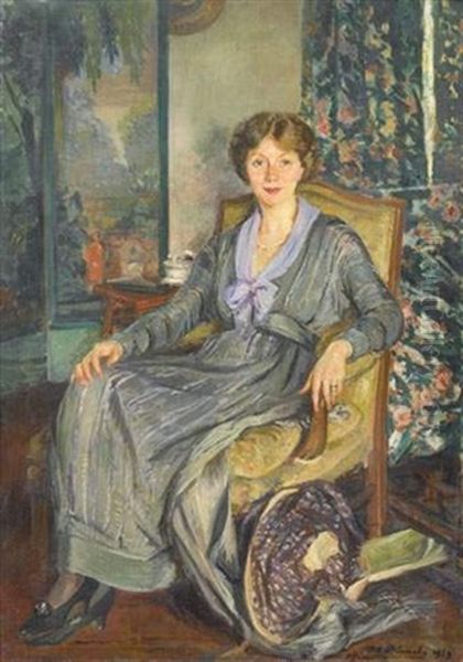 Femme Assise Dans Un Interieur - view 1