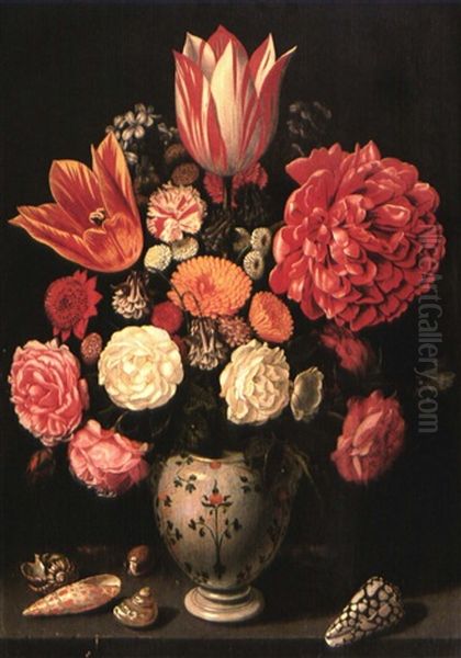 Vase De Fleurs Et Coquillages Sur Un Entablement - view 1