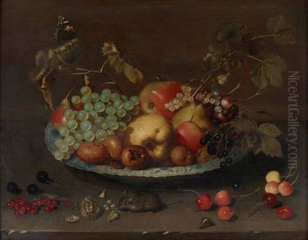 Coupe De Fruits Sur Un Entablement De Pierre - view 1