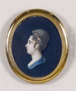 Portrait De Jeune Femme De Profil Vers La Gauche Coiffee D'un Haut Chignon A Peigne