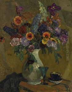 Stilleben Mit Sommerblumen In Vase Sowie Trinkgefasen, Auf Einem Tisch Drappiert
