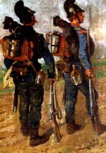 Zwei Soldaten Mit Tornister, Feldgeschirr Und Gewehr Auf Dem Marsch