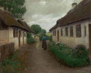 Kvinde Og Piberygende Mand I Samtale Foran Strataekt Hus, I Forgrunden Blomstrende Bede