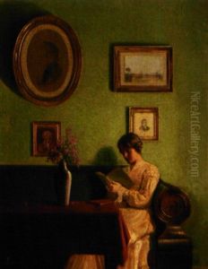 Interior Med Kunstnerens Hutru Laesende I En Sofa