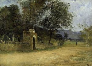 Blick Auf Ein Friedhofsportal Unter Baumen