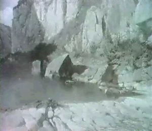 Falaises Et Rochers Au Bord D'un Lac.