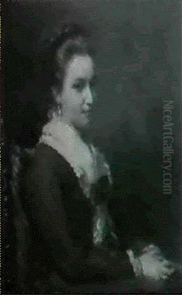 Jeune Femme Assise Dans Un Fauteuil - view 1