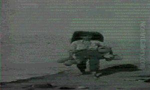 Junger Fischer Mit Korb Und Tonkrugen Am Strand Des Golfes  Von Neapal