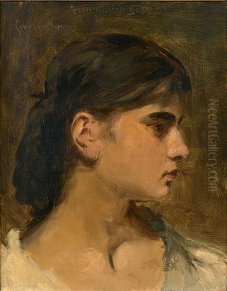 Portrait De Femme De Profil - view 1