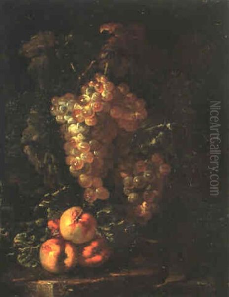 Grappes De Raisins Et Peches Sur Un Entablement - view 1