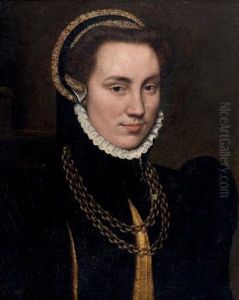 Portrait D'une Jeune Femme De Qualite Portant Une Chaine En Or