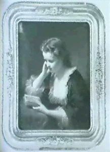 Lesende Dame by Erich Correns