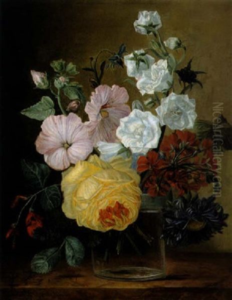 Eine Gelbe Rose, Aster, Pelargonie, Gartenwinden, Buschrosen Und Brombeere In Einer Glasvase - view 1