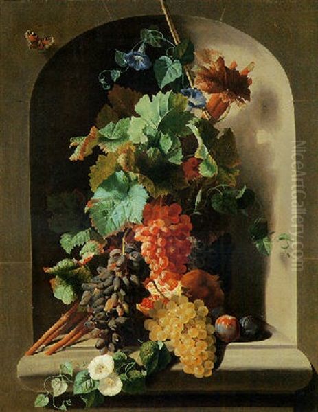Grappes De Raisins Et Fleurs Dans Une Niche - view 1