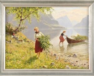 Sommerliche Fjordlandschaft Mit Birkenzweigen Sammelnden Madchen