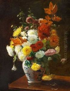 Opstilling Med Blomster I En Bemalet Imarivase