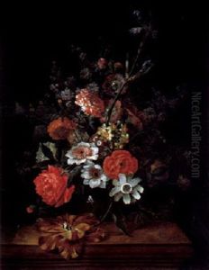 Ein Blumenstraus Von Rosen, Tulpen, Narzissen, Primeln, Passionsblumen, Iris Und Anderen Bluten In Einer Glasvase