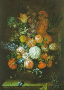 Blumenstraus Von Rosen, Nelken, Schneeball, Flieder Und Anderen Blumen In Einer Tonvase