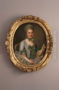 Portrait De Femme Assise A La Robe Parme Et Noeuds Verts, Tenant Un Eventail Dans Sa Main Gauche