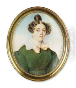 Une Jeune Femme En Robe Vert Olive, Col De Dentelle Et Haut Chignon A Rouleaux.
