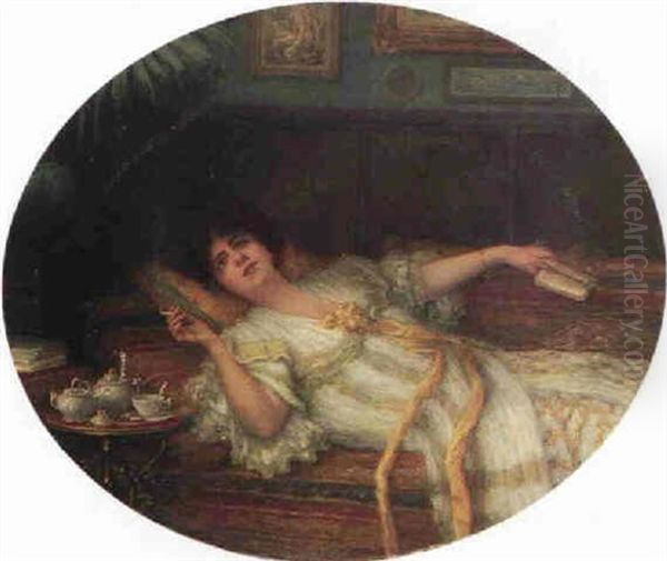 Auf Einem Sofa Liegende Frau Beim Rauchen - view 1